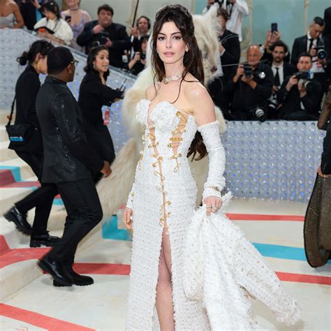 anne hathaway gucci|Inside Anne Hathaway’s 2023 Met Gala Look .